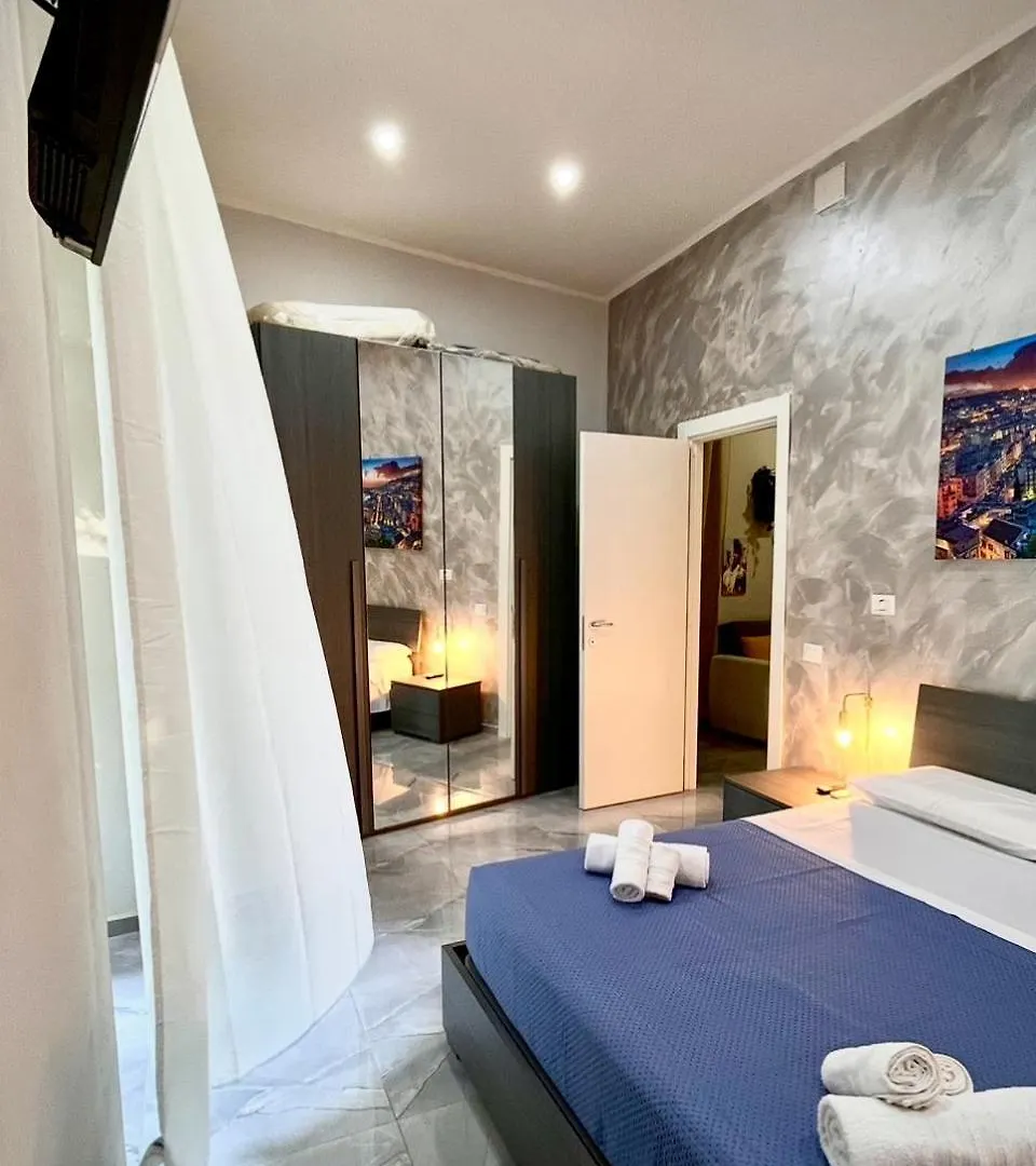 Apartment Evans Housee Naples Italy
